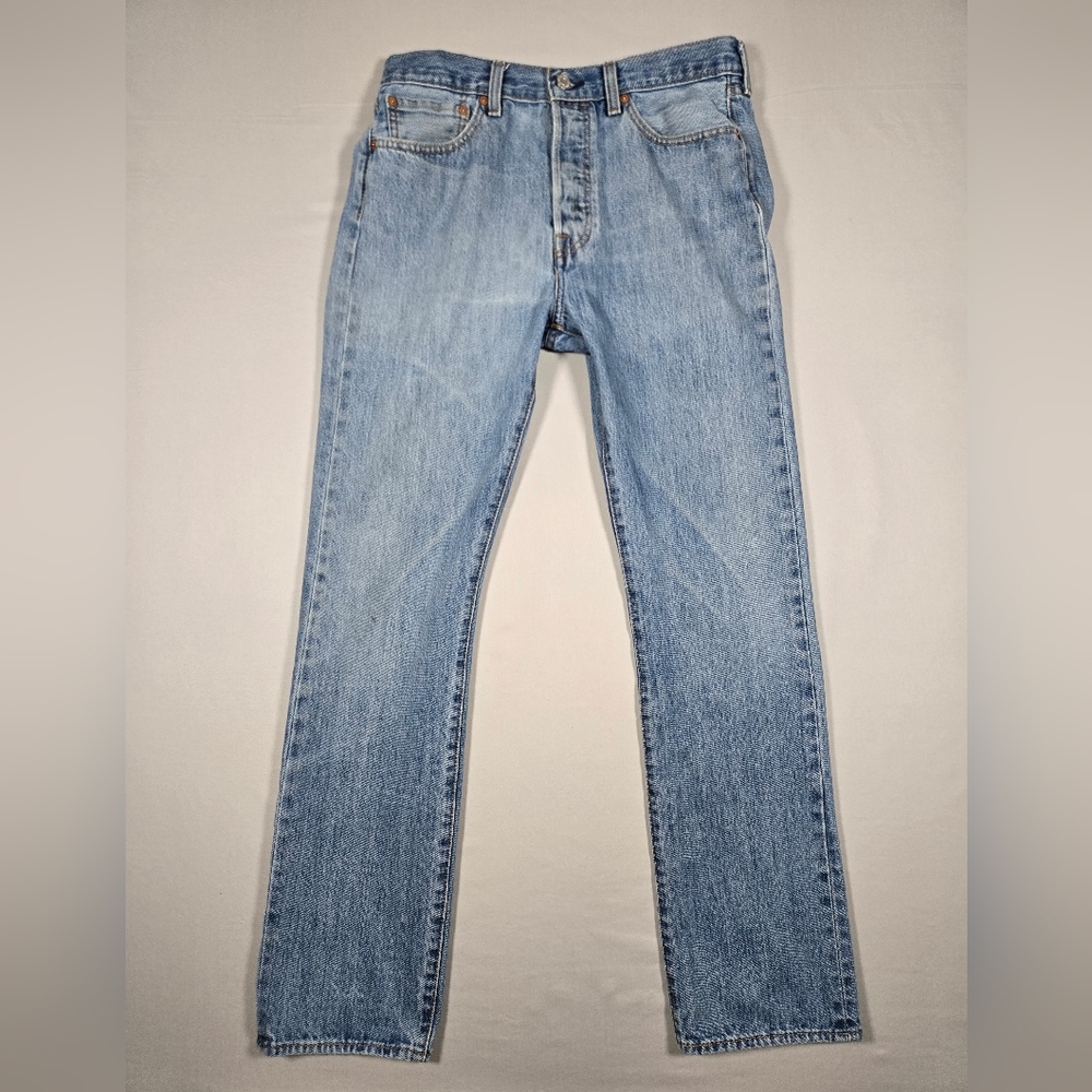 Levi's 501 Original Fit Jeans 100% Cotton Straight Leg Light Wash Denim W33 L34